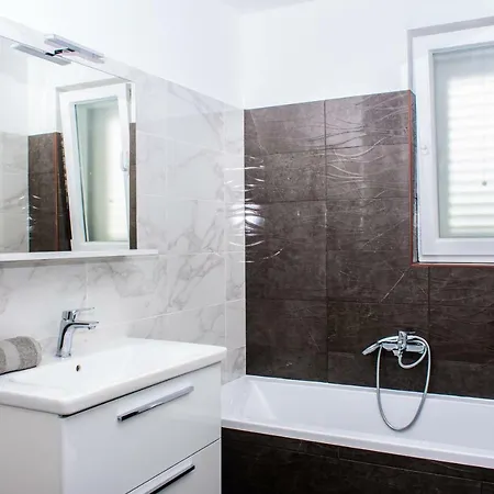 Rose Garden Apartment